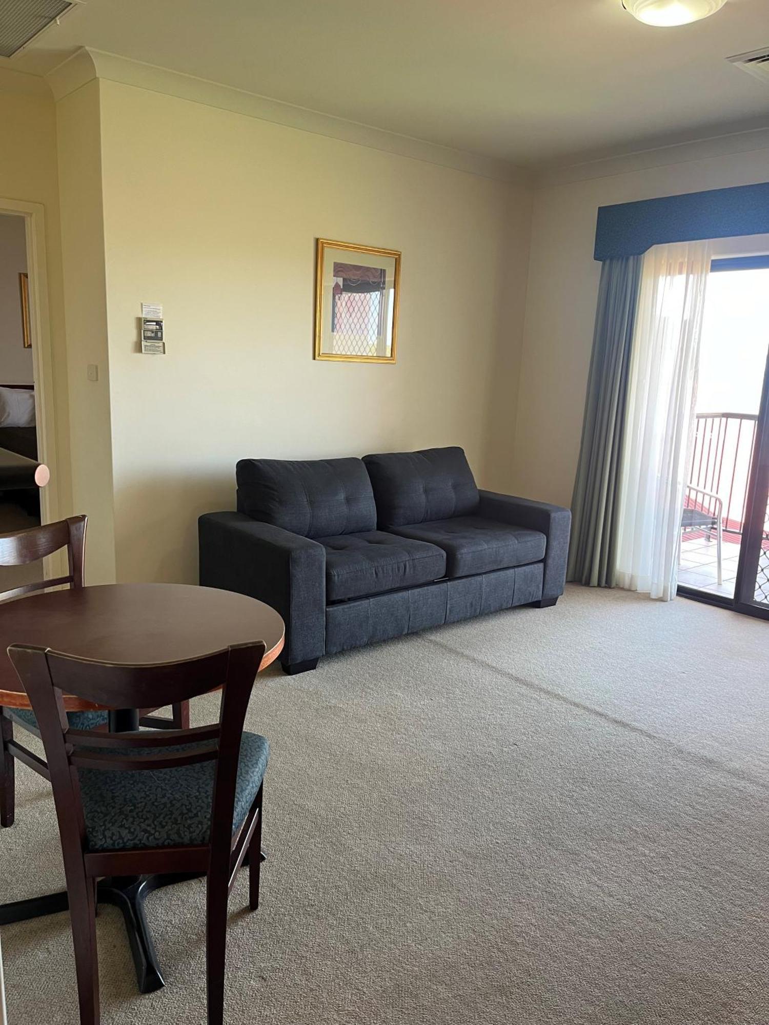 Turners Vineyard Motel Ориндж Екстериор снимка